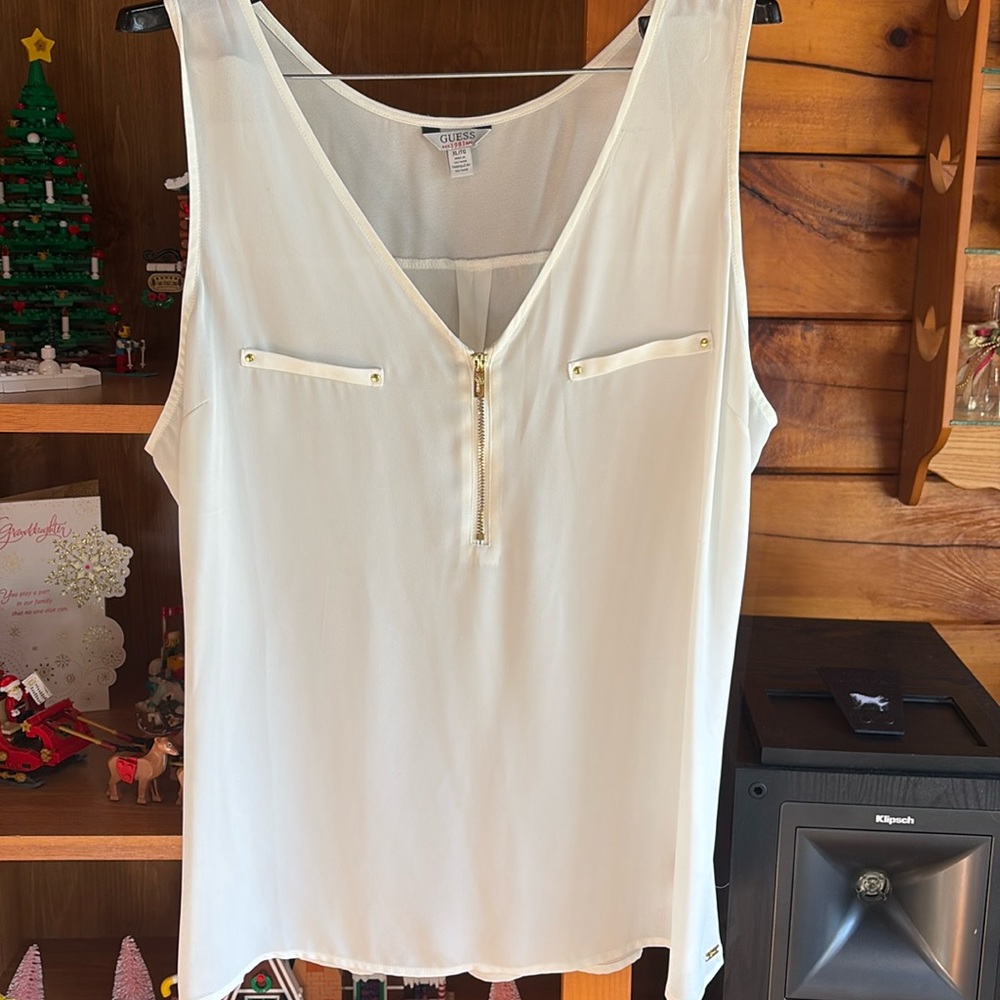 Guess sleveless top